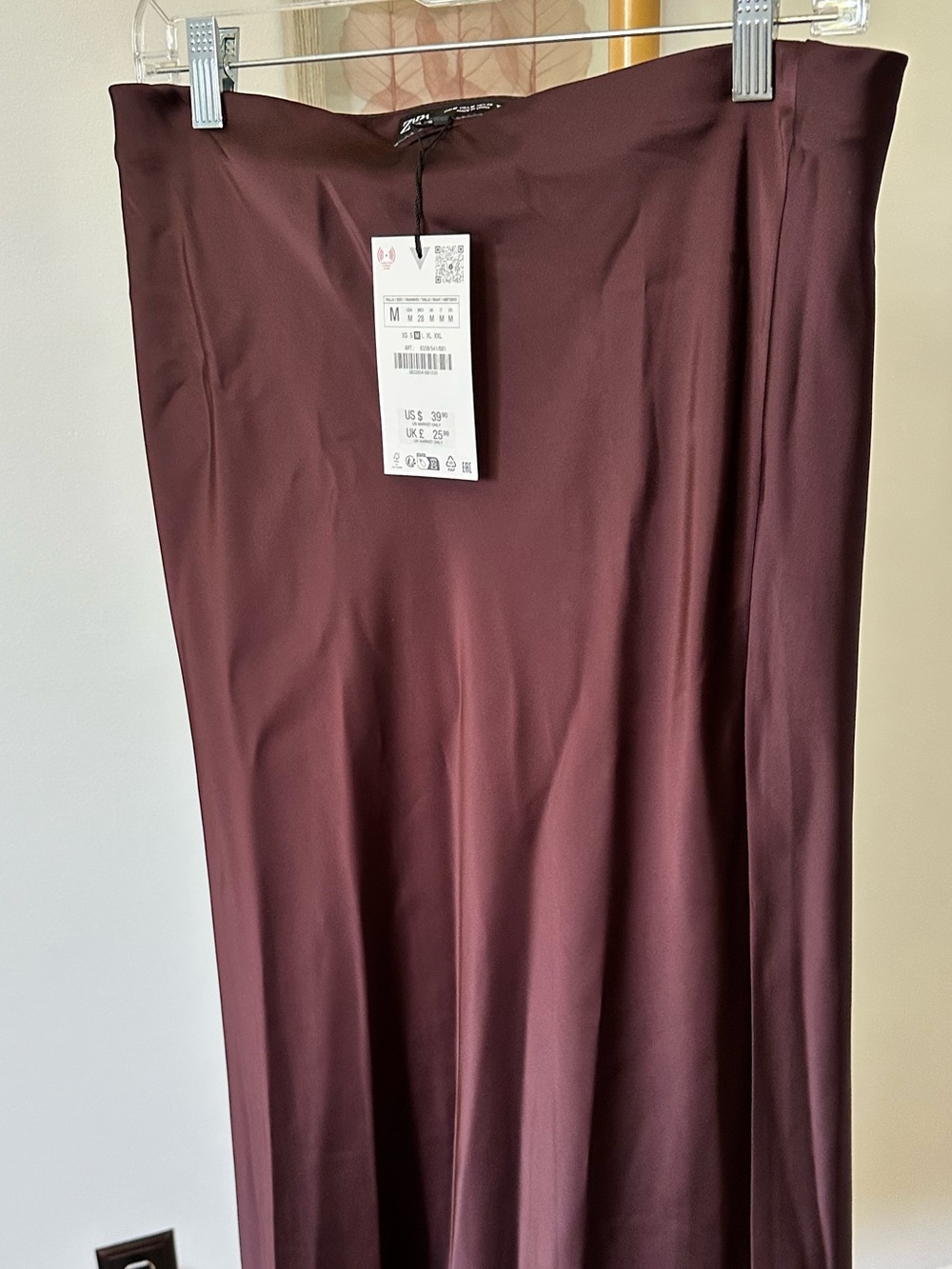 Women’s Maxi Skirt in Deep Burgundy - Zara NWT - size M